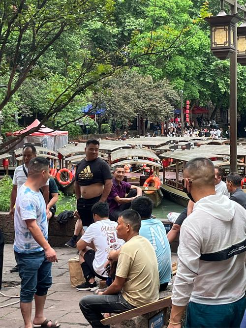 王中王493333特马王中王和凤凰古城百人抢鸭子与凤凰古城百人抢鸭子是真的吗